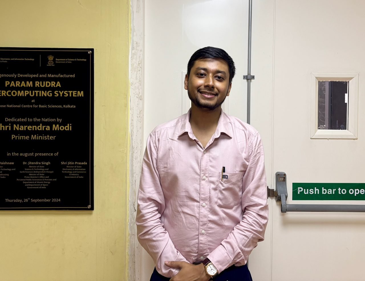 Dr. Prabhat Das visiting the supercomputing facility at S. N. Bose